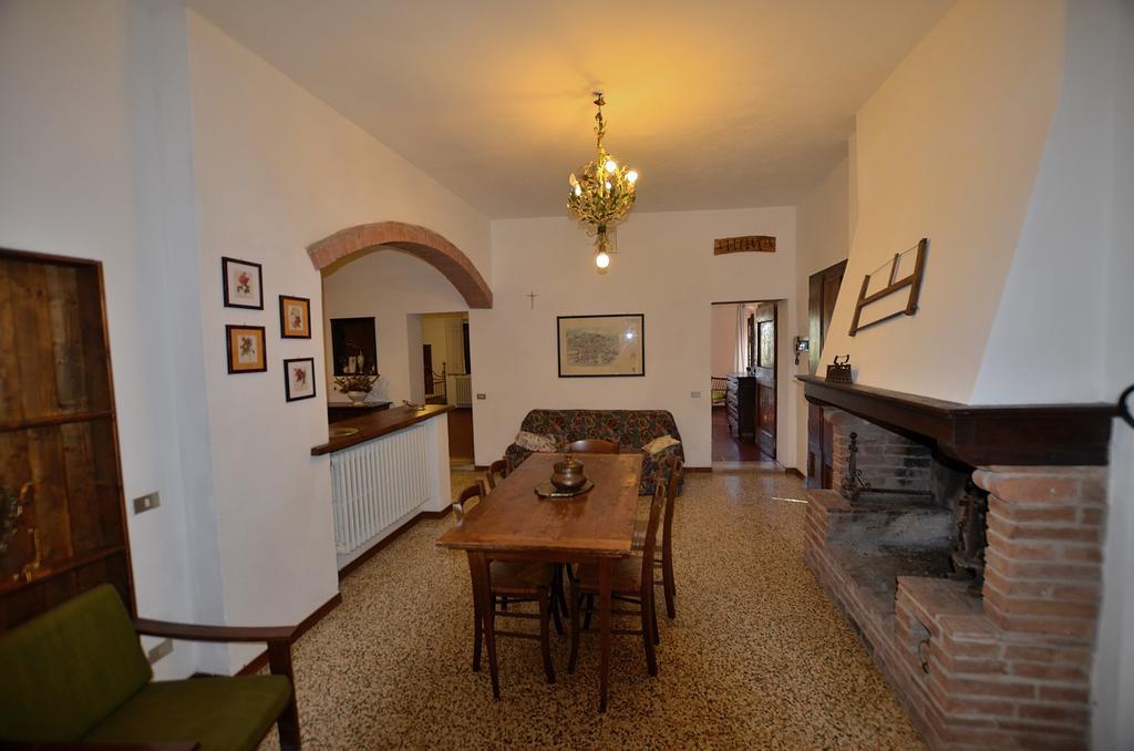 Agriturismo Poggio Ai Grilli Ґамбассі-Терме Номер фото